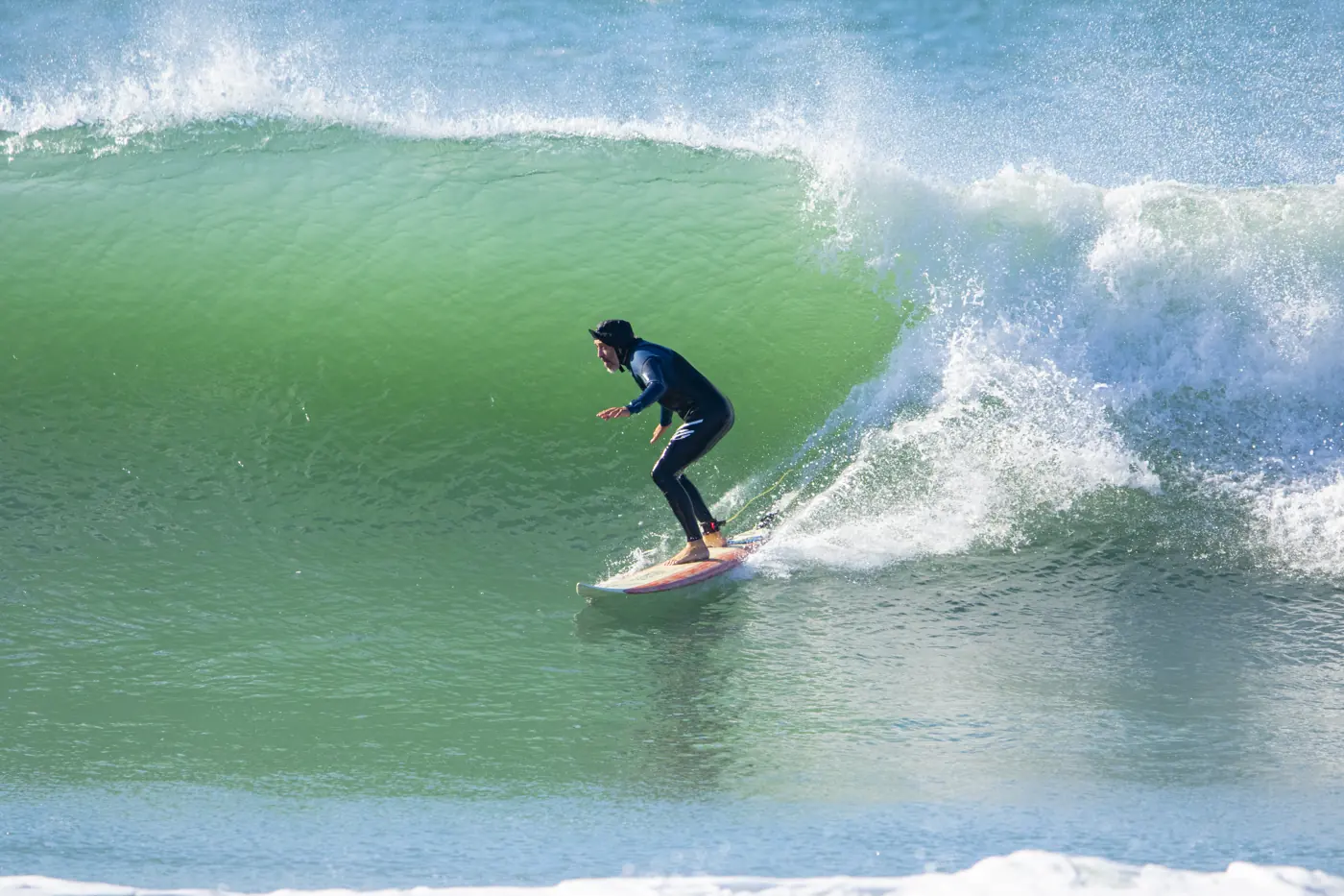 Aos 73 anos, Morongo segue surfando (foto Ailton de Sousa)